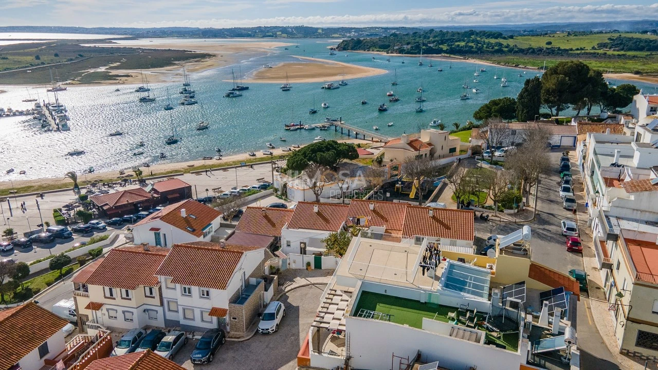 Moradia T7 para Venda em Alvor Foto 33