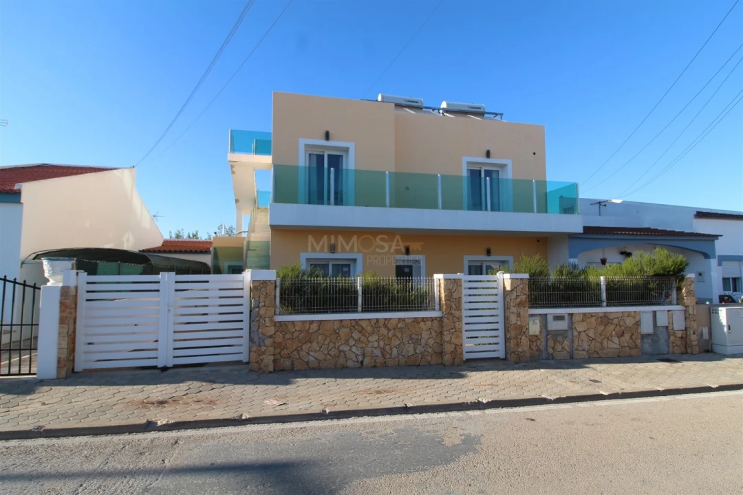 Moradia T8 para Venda em Vila de Sagres Foto 1
