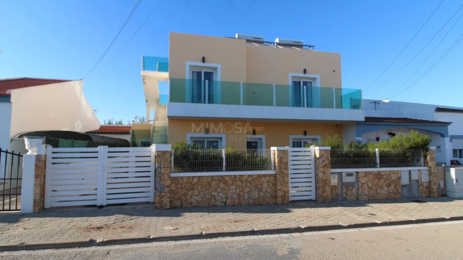 Moradia T8 para Venda em Vila de Sagres