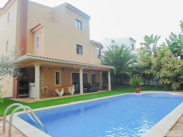 Moradia T4 para Venda em Lagos (São Sebastião e Santa Maria)