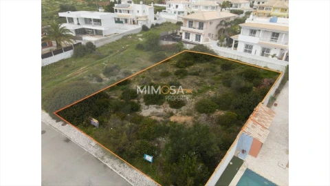 Terreno para Venda em Lagos (São Sebastião e Santa Maria)