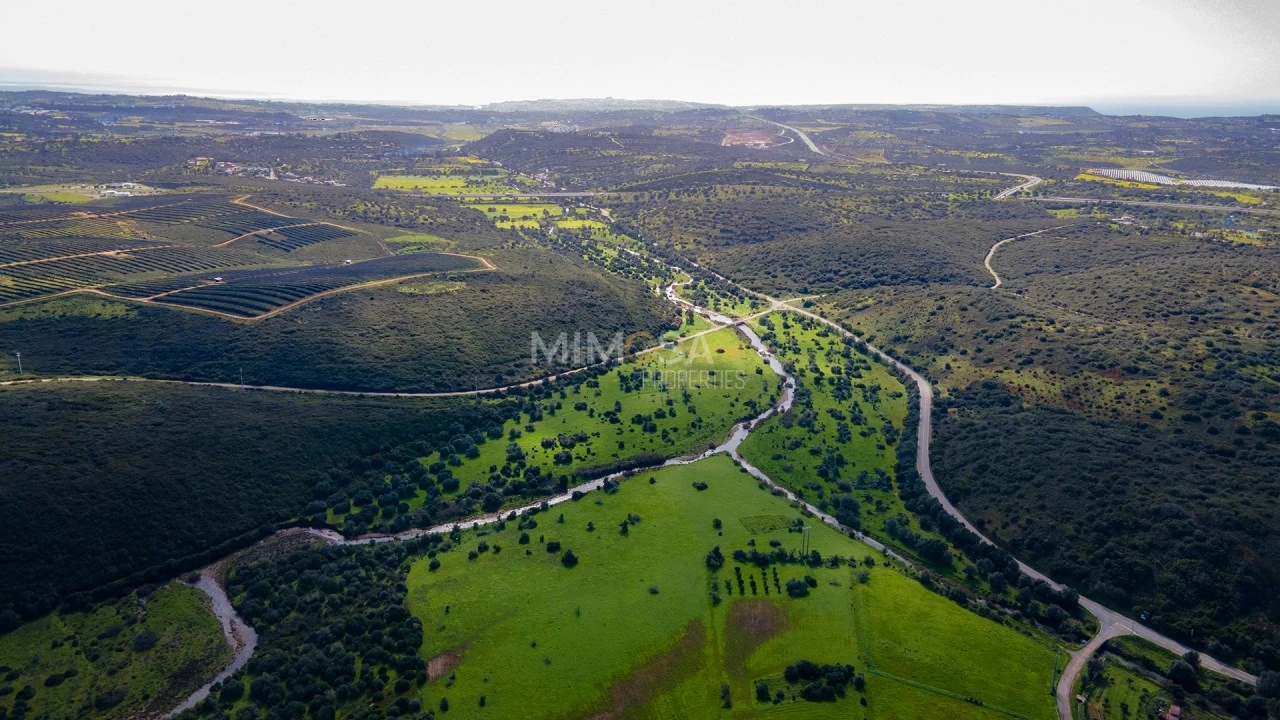Moradia T1 para Venda em Bensafrim e Barão de São João Foto 11