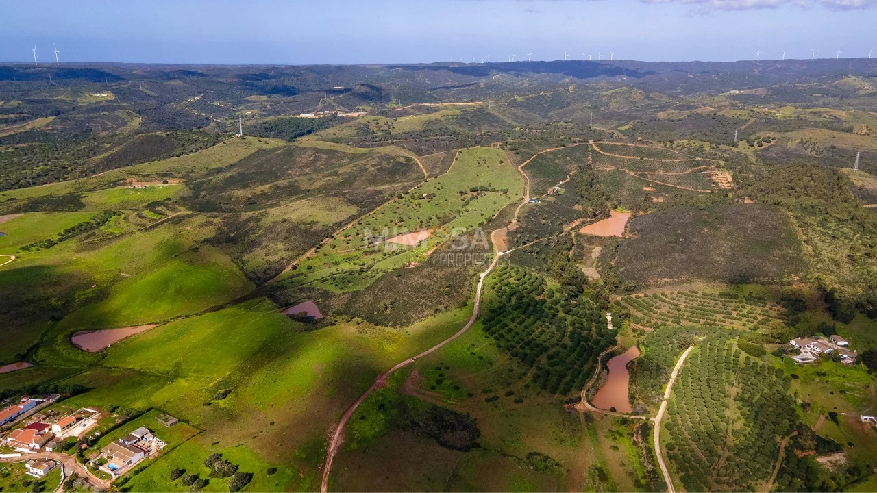 Moradia T1 para Venda em Bensafrim e Barão de São João Foto 24