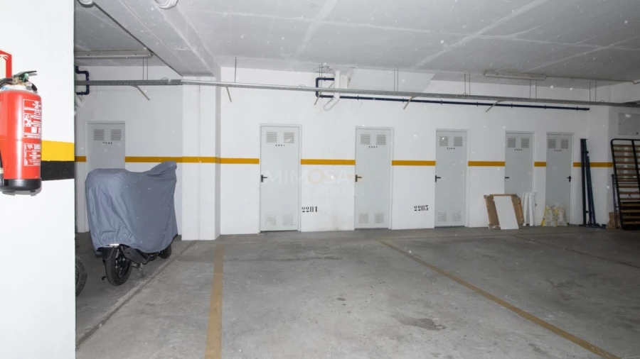 Garagem para Arrendamento em Lagos (São Sebastião e Santa Maria)
