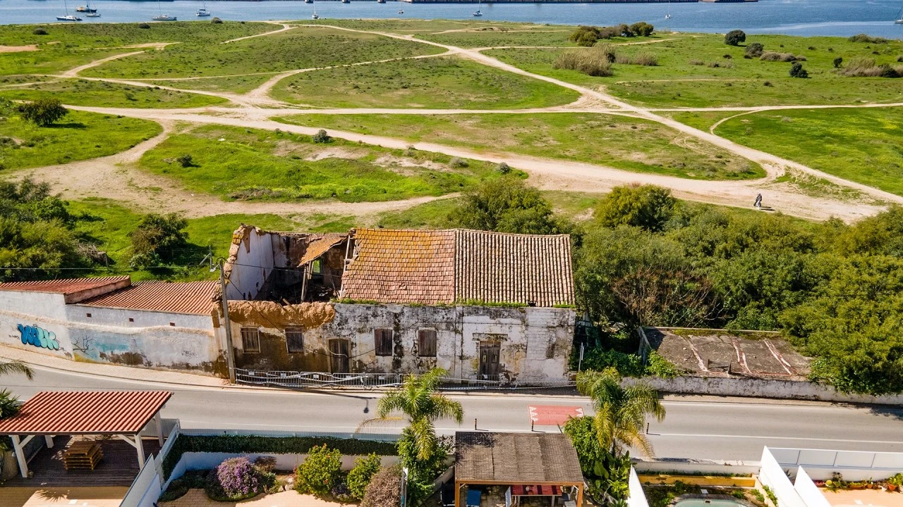 Moradia T4 para Venda em Ferragudo Foto 1
