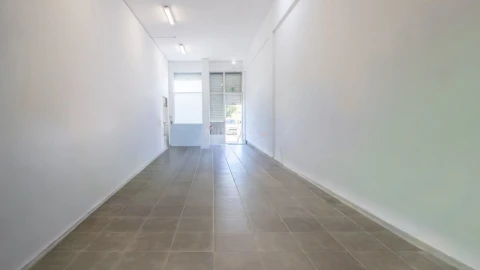 Armazém para Venda em Odiaxere