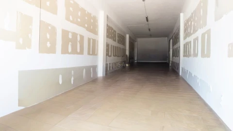 Armazém para Venda em Odiaxere