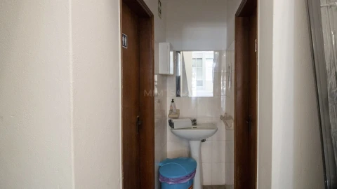 Armazém para Venda em Odiaxere