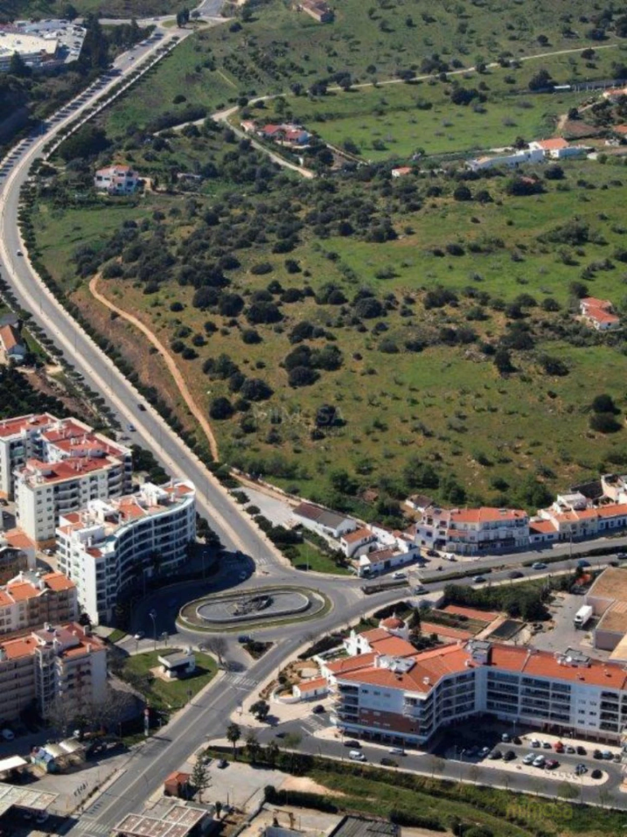 Terreno para Venda em Lagos (São Sebastião e Santa Maria) Foto 1