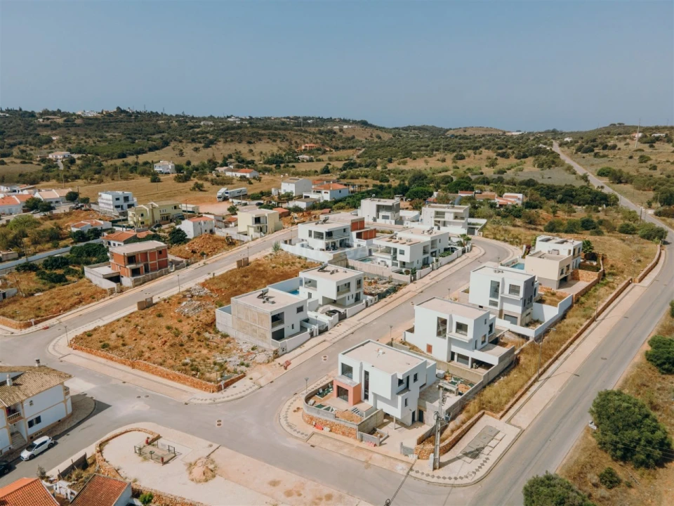 Moradia T4 para Venda em Lagos (São Sebastião e Santa Maria) Foto 1