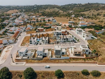 Moradia T4 para Venda em Lagos (São Sebastião e Santa Maria)
