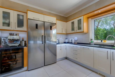 Moradia T5 para Venda em Luz