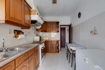 Moradia T4 para Venda em Luz