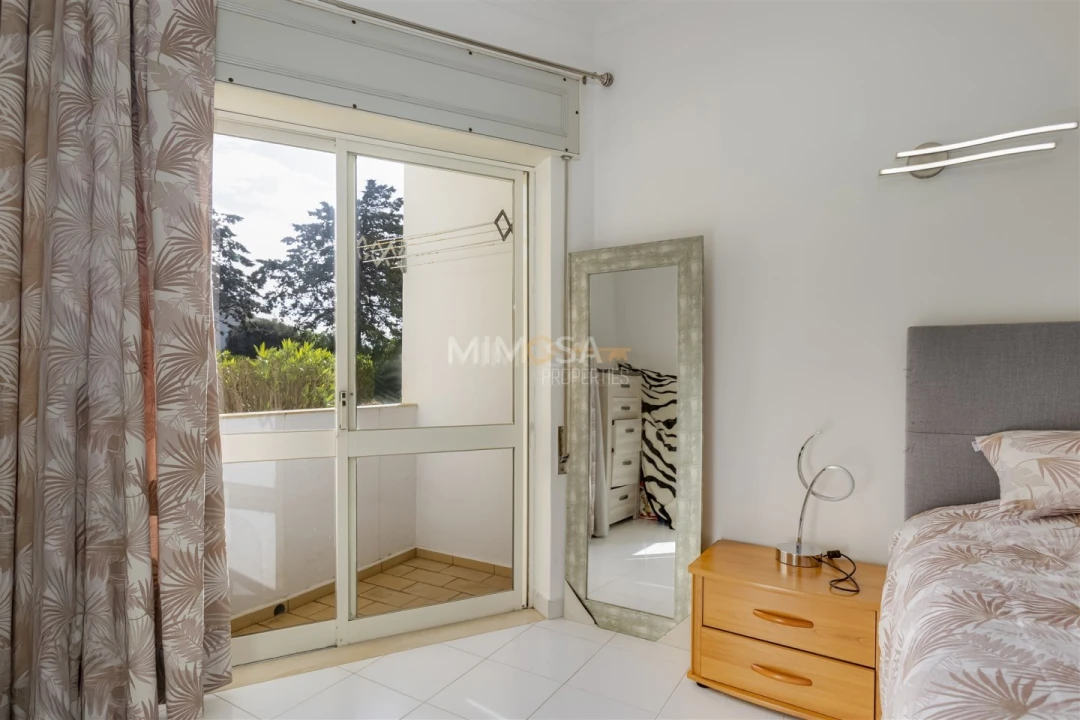 Apartamento T1 para Venda em Budens Foto 7