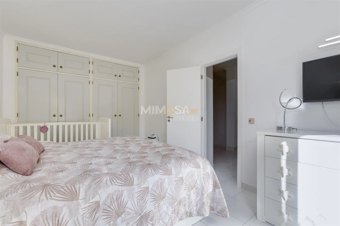 Apartamento T1 para Venda em Budens Foto 8