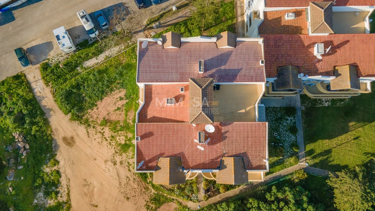 Apartamento T1 para Venda em Budens Foto 23