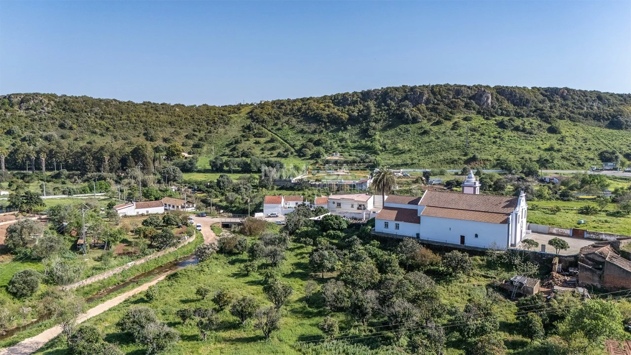 Moradia T1 para Venda em Bensafrim e Barão de São João Foto 26