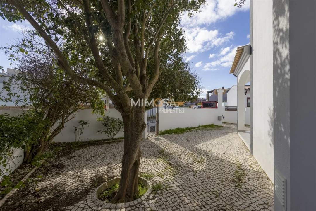 Moradia T4 para Venda em Lagos (São Sebastião e Santa Maria) Foto 4