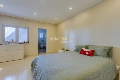 Moradia T4 para Venda em Lagos (São Sebastião e Santa Maria)