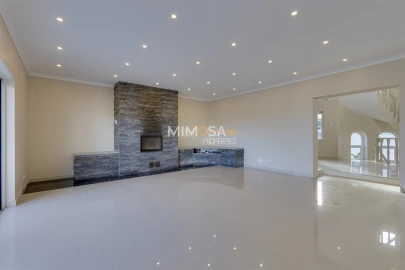 Moradia T4 para Venda em Lagos (São Sebastião e Santa Maria)