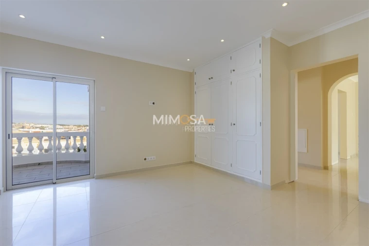 Moradia T4 para Venda em Lagos (São Sebastião e Santa Maria) Foto 36