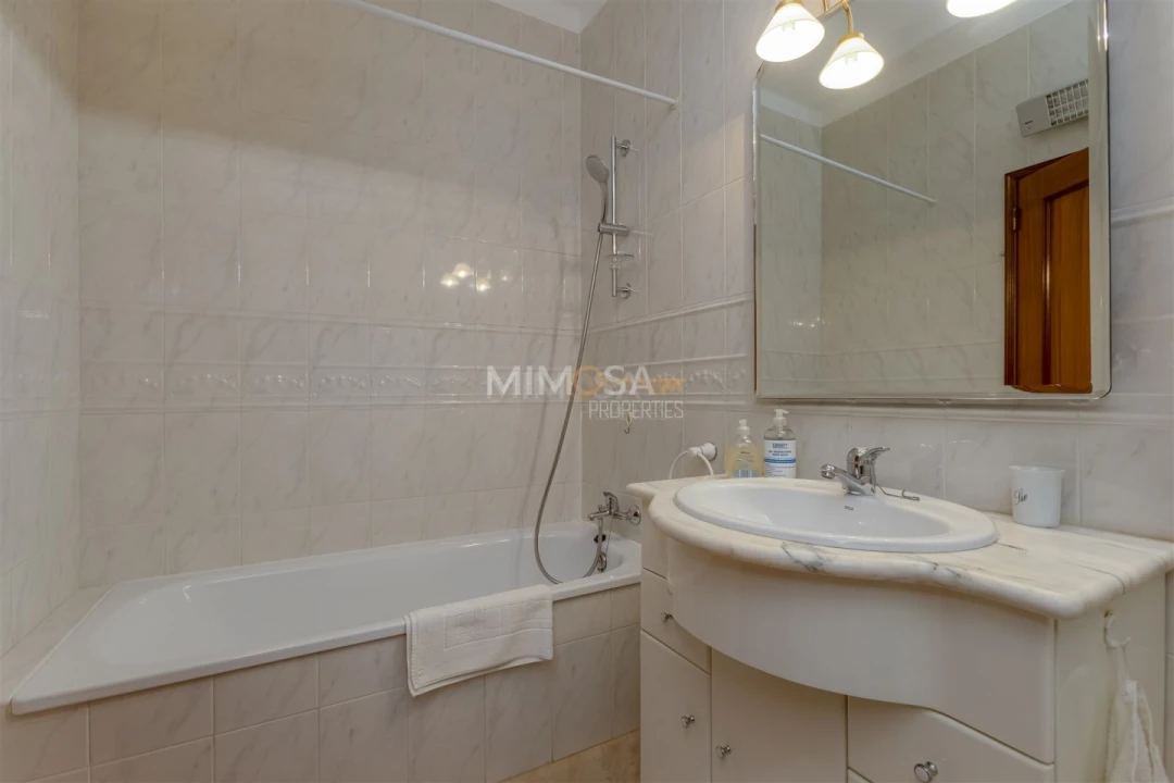 Apartamento T1 para Venda em Lagos (São Sebastião e Santa Maria) Foto 18