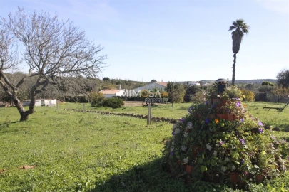 Quinta T4 para Venda em Bensafrim e Barão de São João