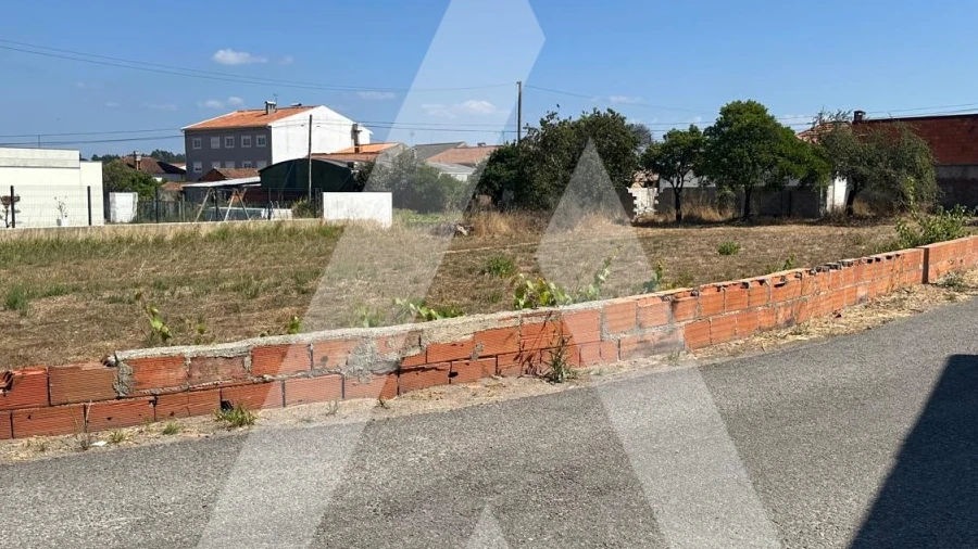 Terreno para Venda em Oiã