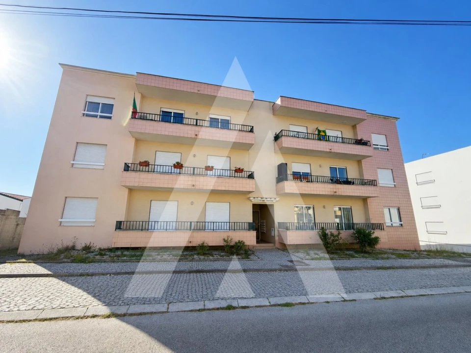 Apartamento T2 para Venda em Marinha Grande Foto 1