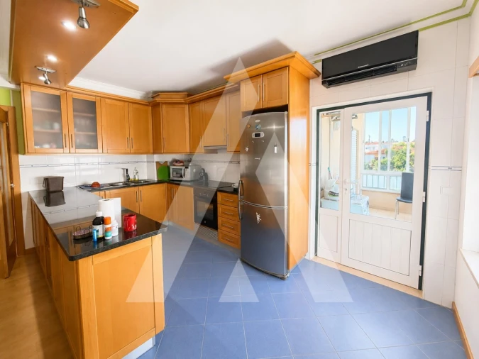 Apartamento T2 para Venda em Marinha Grande Foto 3