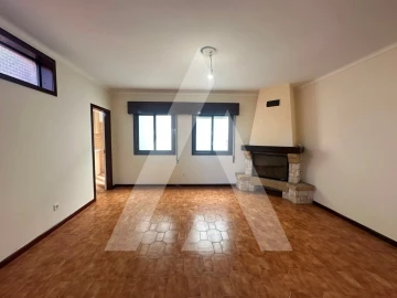 Moradia T3 para Venda em Cedrim e Paradela