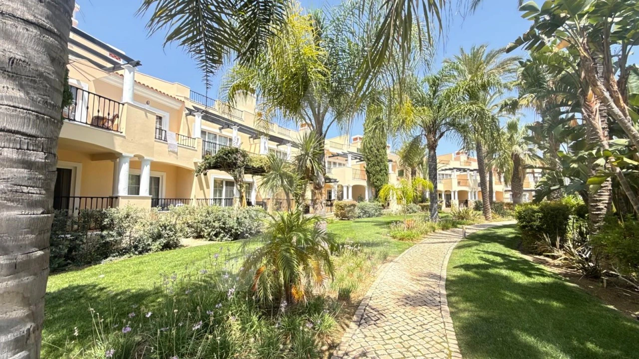 Apartamento T2 para Venda em Quarteira Foto 30