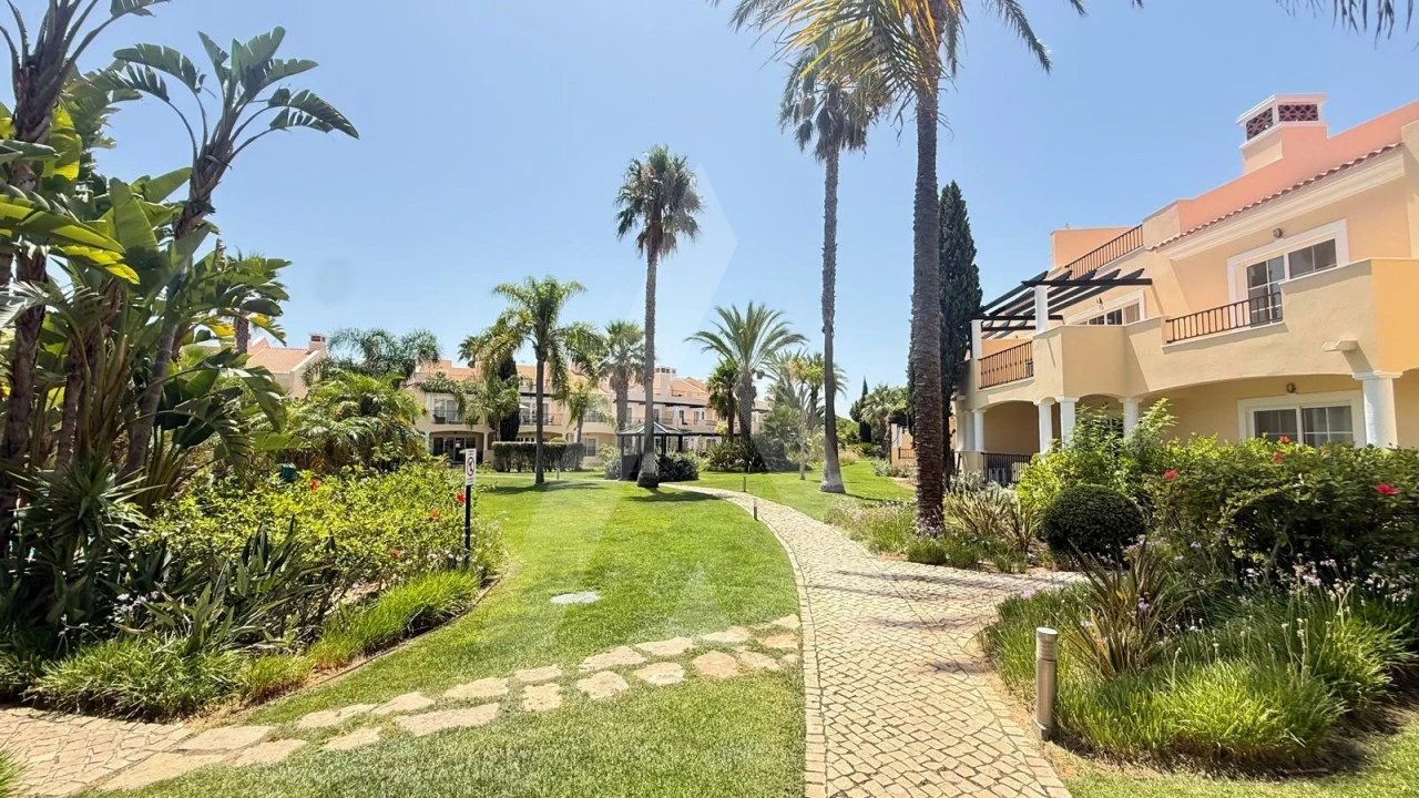 Apartamento T2 para Venda em Quarteira Foto 35