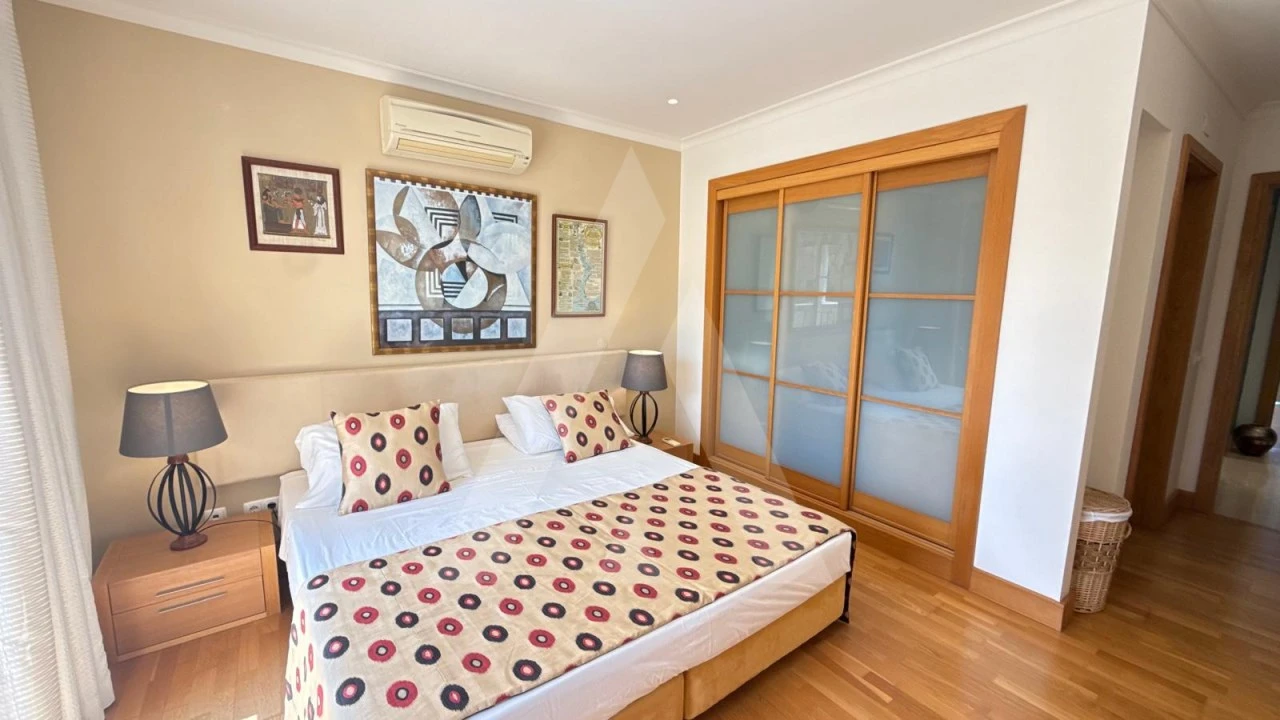 Apartamento T2 para Venda em Quarteira Foto 9