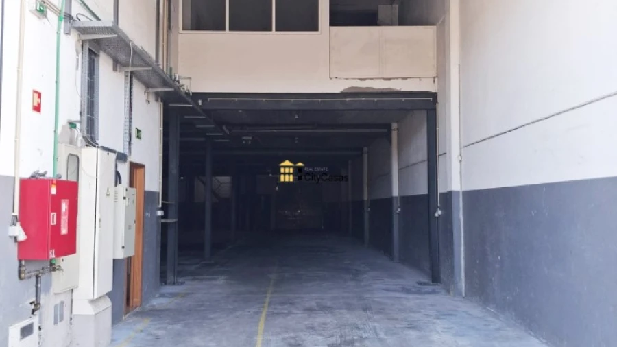 Armazém para Venda em Touguinha e Touguinhó