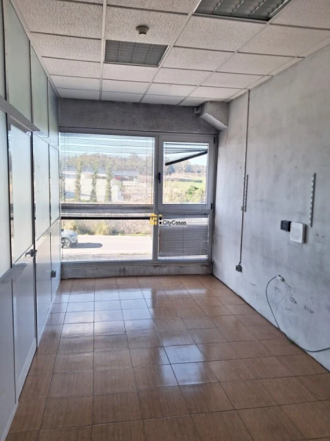 Armazém para Arrendamento em Touguinha e Touguinhó