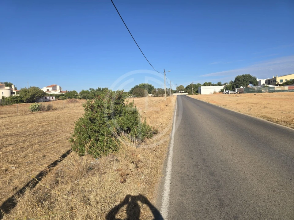 Terreno para Venda em Santa Barbara de Nexe Foto 7