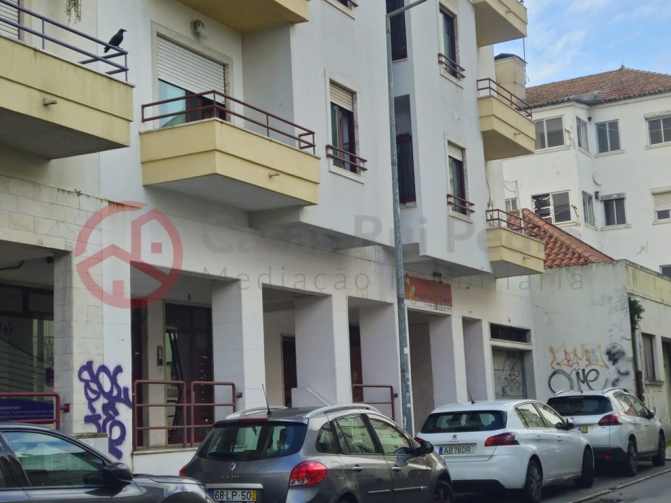 Garagem para Arrendamento em Almada, Cova da Piedade, Pragal e Cacilhas Foto 5