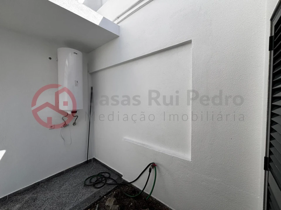 Apartamento T2 para Venda em Almada, Cova da Piedade, Pragal e Cacilhas Foto 12