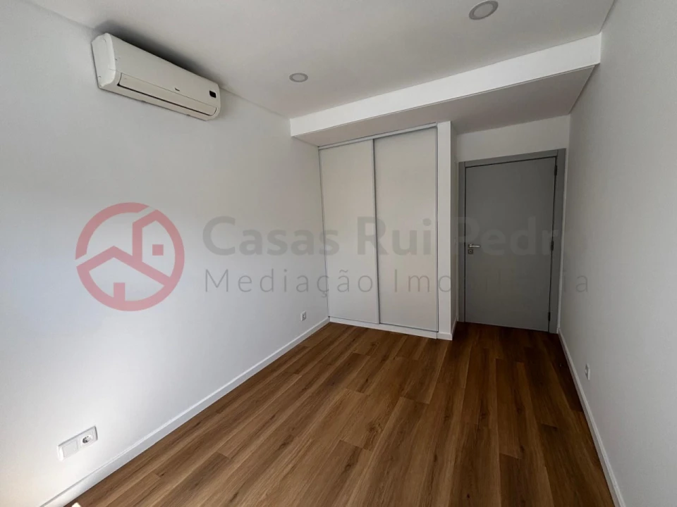 Apartamento T2 para Venda em Almada, Cova da Piedade, Pragal e Cacilhas Foto 14