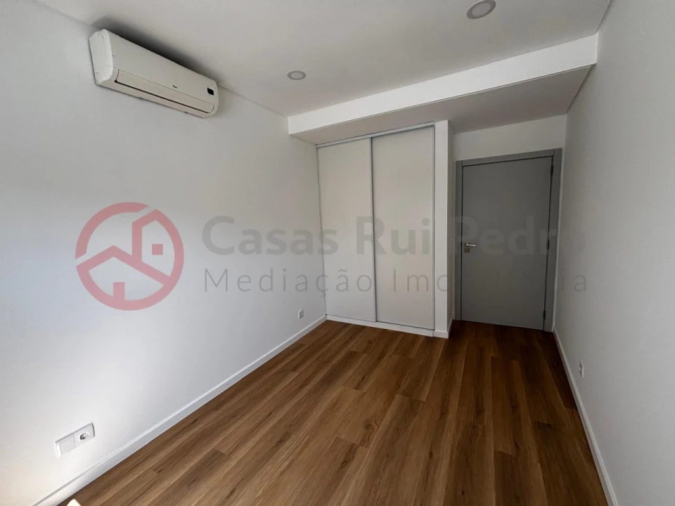 Apartamento T2 para Venda em Almada, Cova da Piedade, Pragal e Cacilhas Foto 15