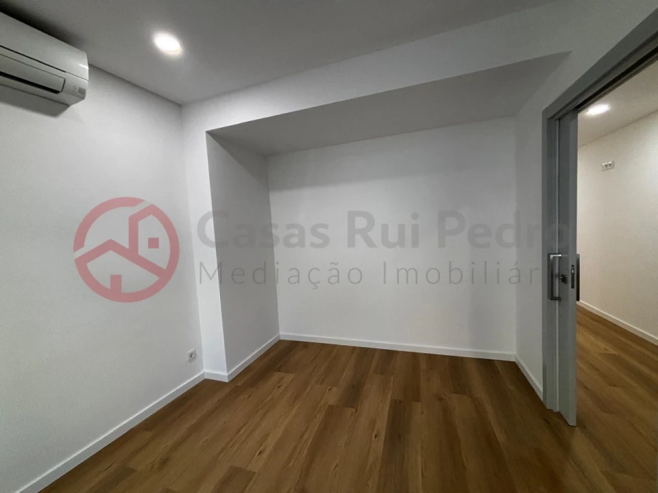 Apartamento T2 para Venda em Almada, Cova da Piedade, Pragal e Cacilhas Foto 18