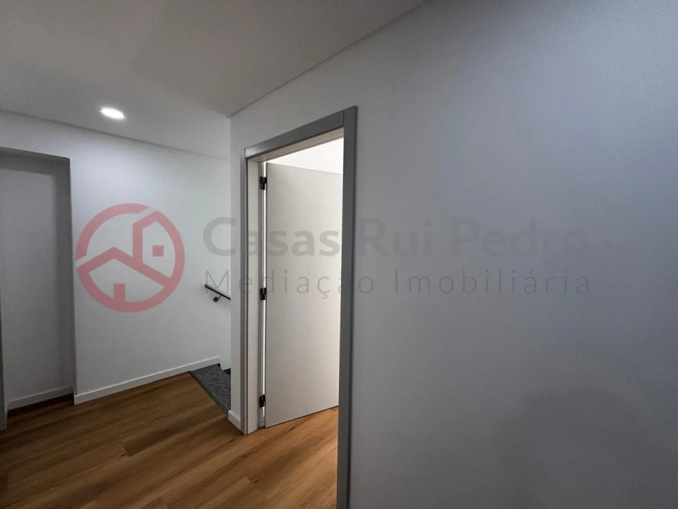 Apartamento T2 para Venda em Almada, Cova da Piedade, Pragal e Cacilhas Foto 21