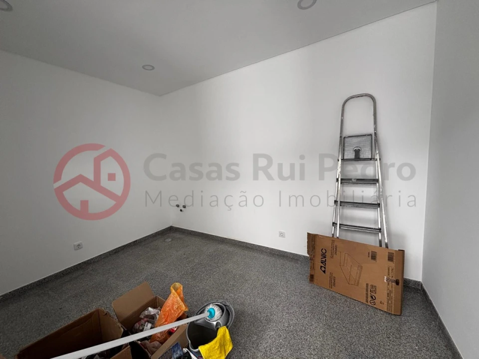 Apartamento T2 para Venda em Almada, Cova da Piedade, Pragal e Cacilhas Foto 22