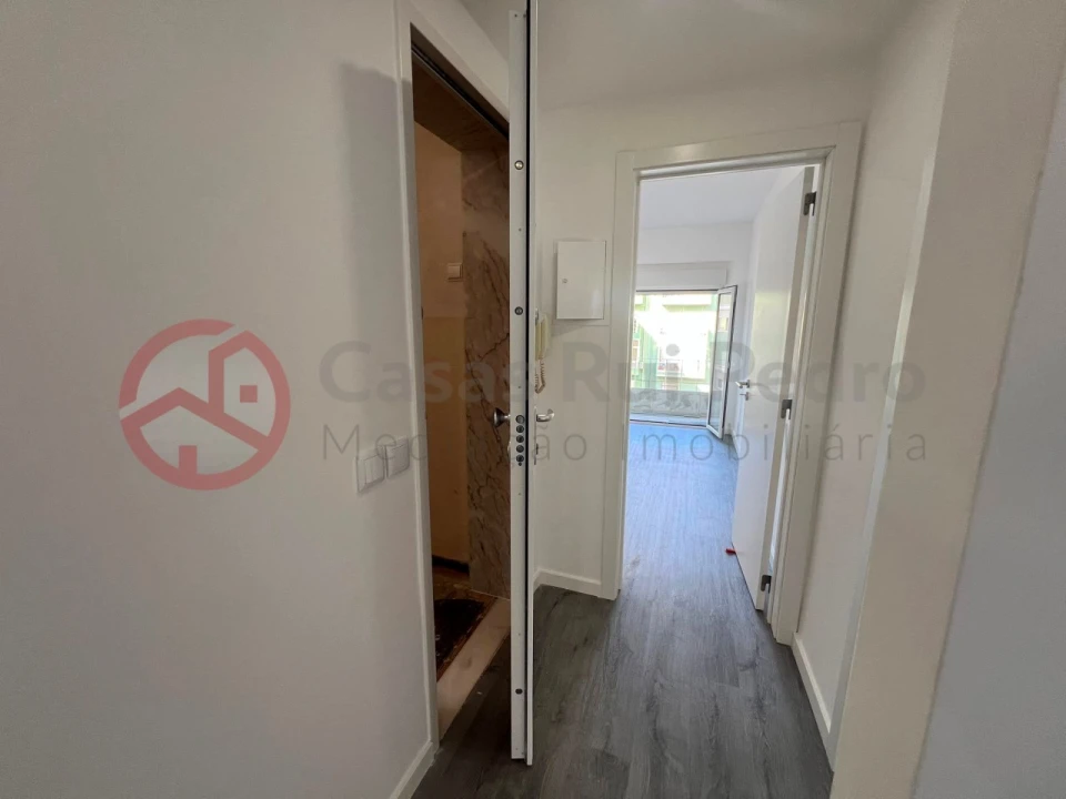 Apartamento T2 para Venda em Almada, Cova da Piedade, Pragal e Cacilhas Foto 4
