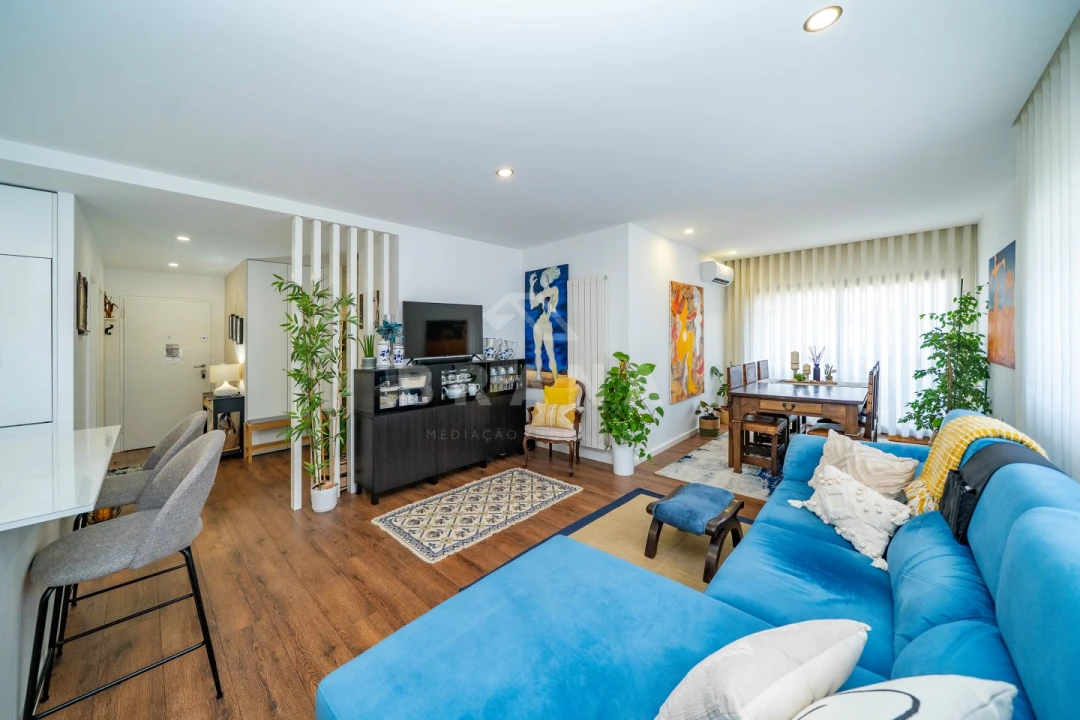 Apartamento para Venda em Rebordões Foto 1