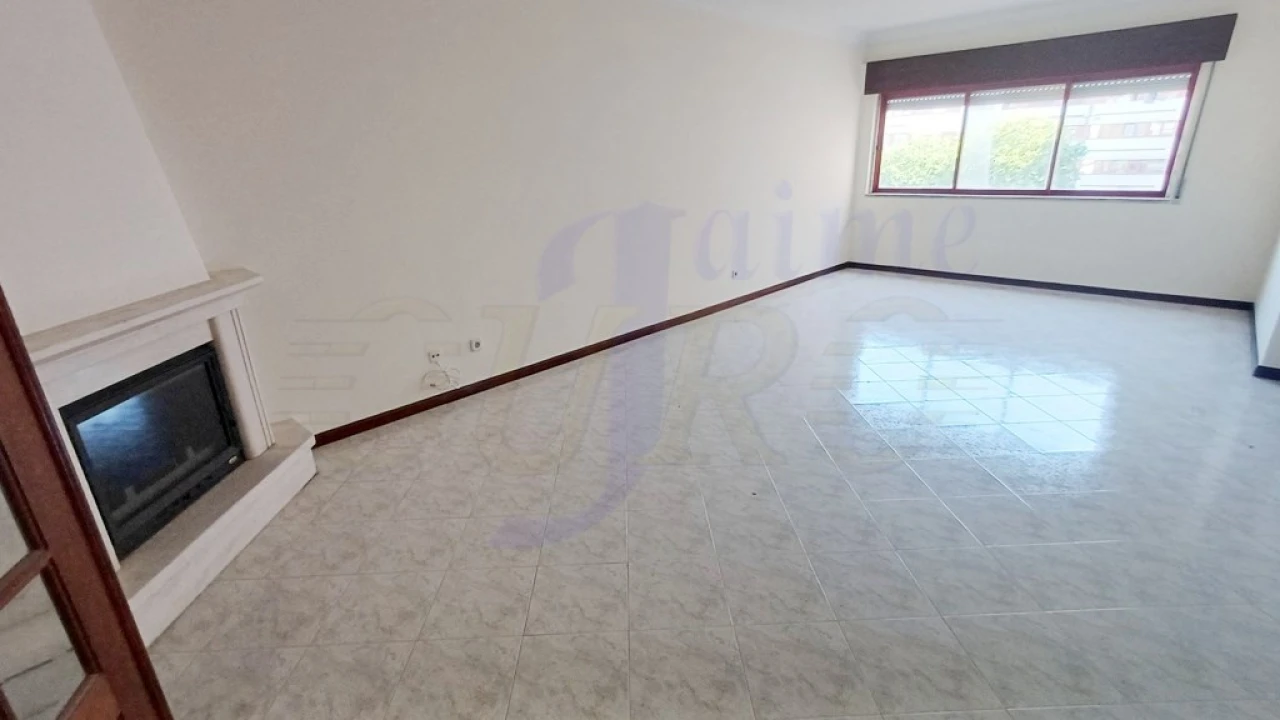 Apartamento T2 para Venda em Algueirão-Mem Martins Foto 1