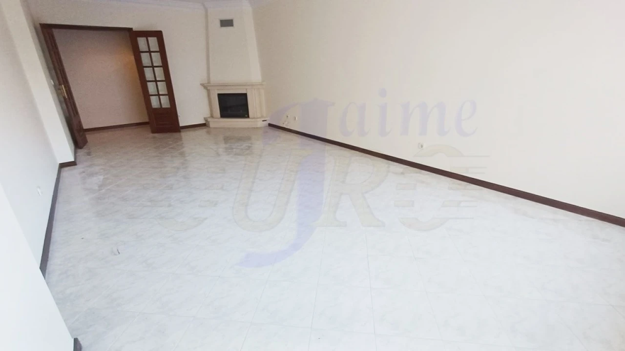 Apartamento T2 para Venda em Algueirão-Mem Martins Foto 2