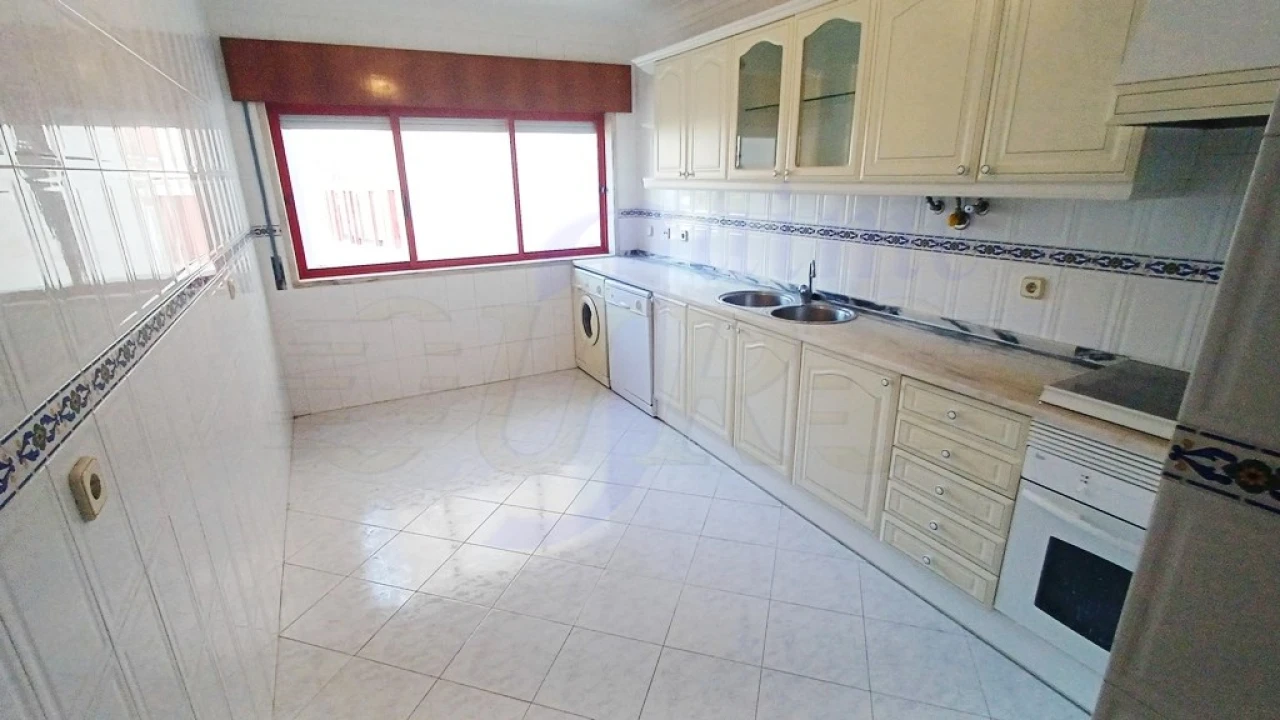 Apartamento T2 para Venda em Algueirão-Mem Martins Foto 3