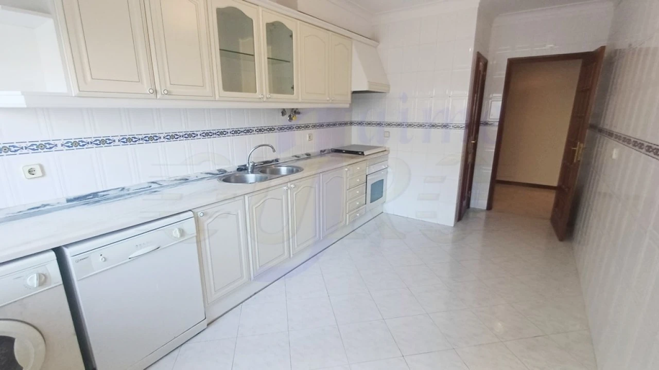 Apartamento T2 para Venda em Algueirão-Mem Martins Foto 4